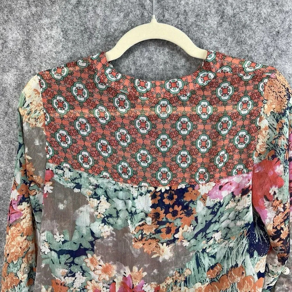 Fig And Flower Button Up Shirt Women PM‎ Floral Semi Sheer Roll Tab Sleeve - Picture 7 of 13